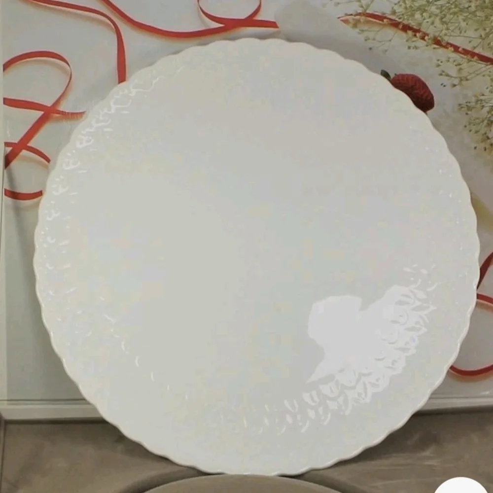 Mikasa White Silk Bone Chine Cake Set Brand new in box